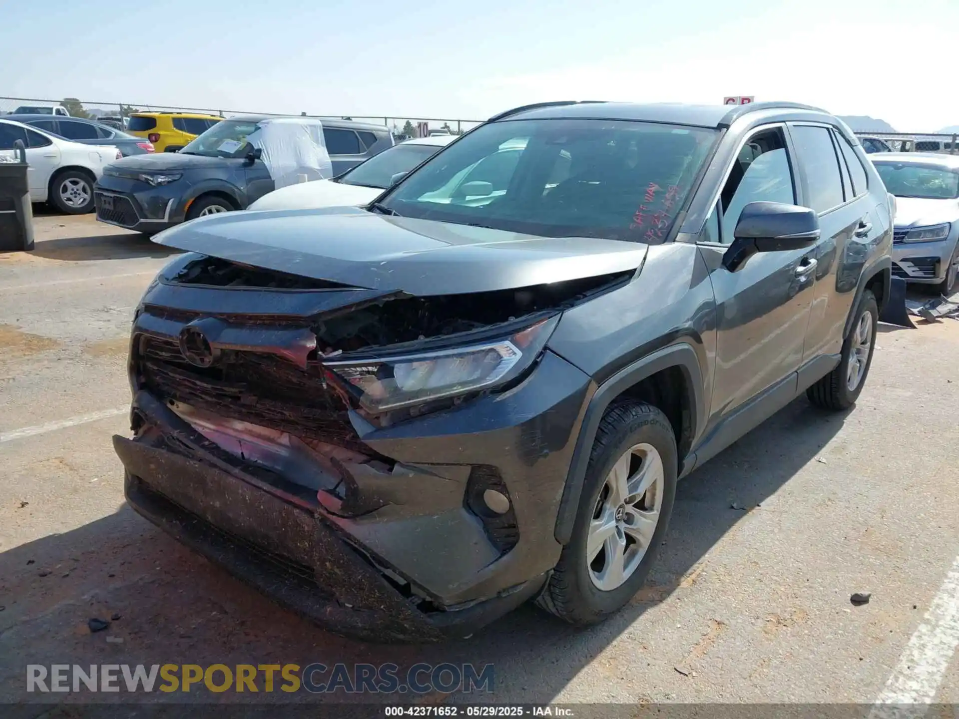 2 fotografías del automóvil dañado 2T3P1RFV9MC150811 TOYOTA RAV4 2021