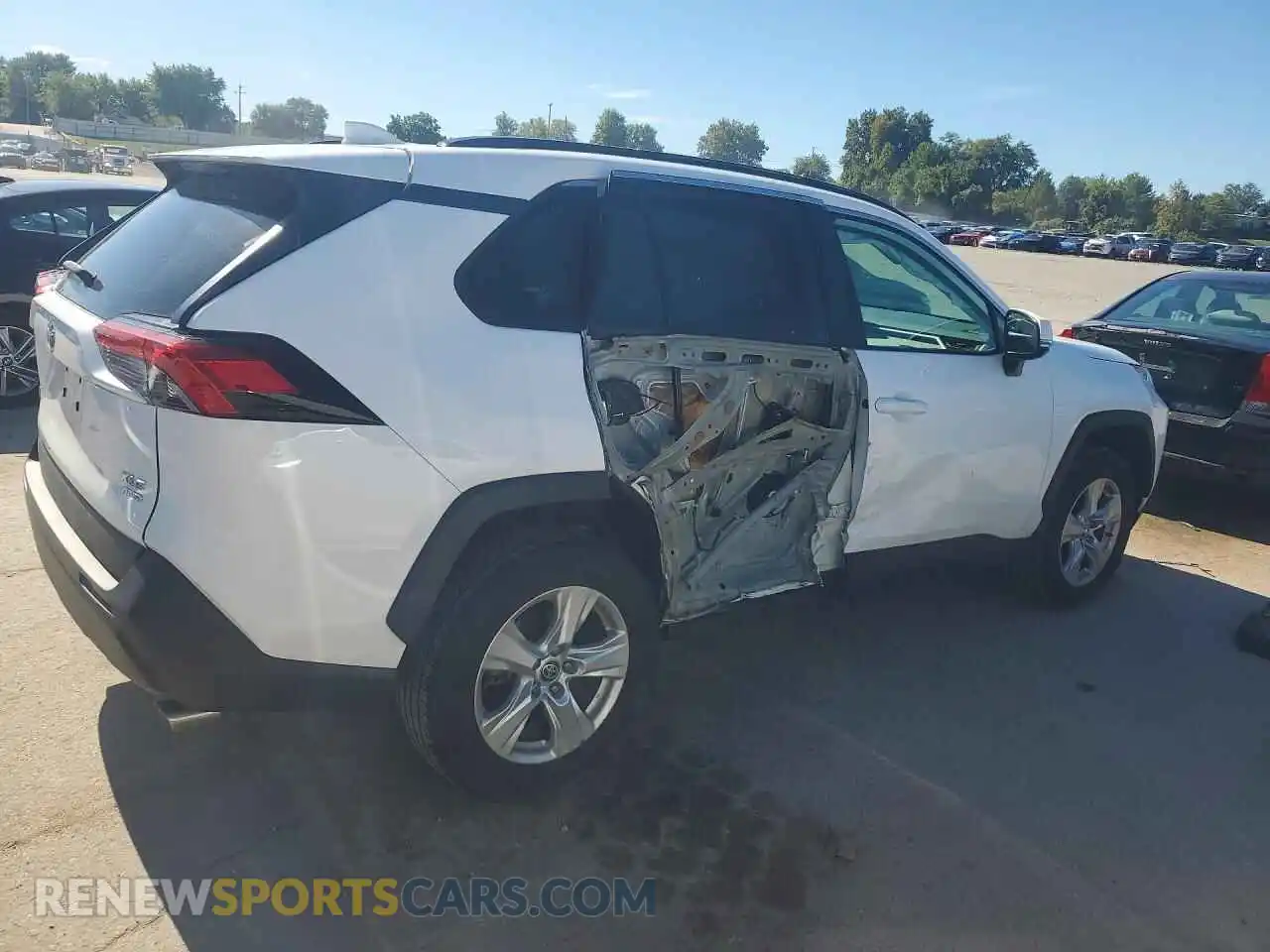 3 Photograph of a damaged car 2T3P1RFV9MC173778 TOYOTA RAV4 2021