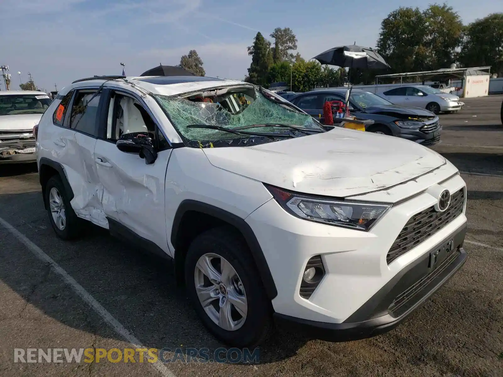 1 Photograph of a damaged car 2T3P1RFV9MC210733 TOYOTA RAV4 2021