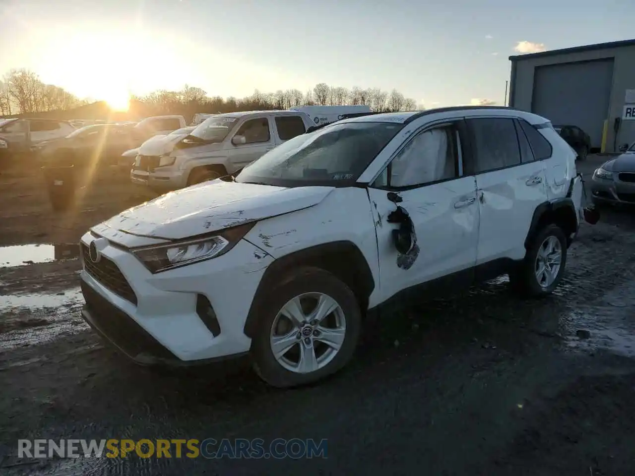1 Photograph of a damaged car 2T3P1RFV9MC235258 TOYOTA RAV4 2021
