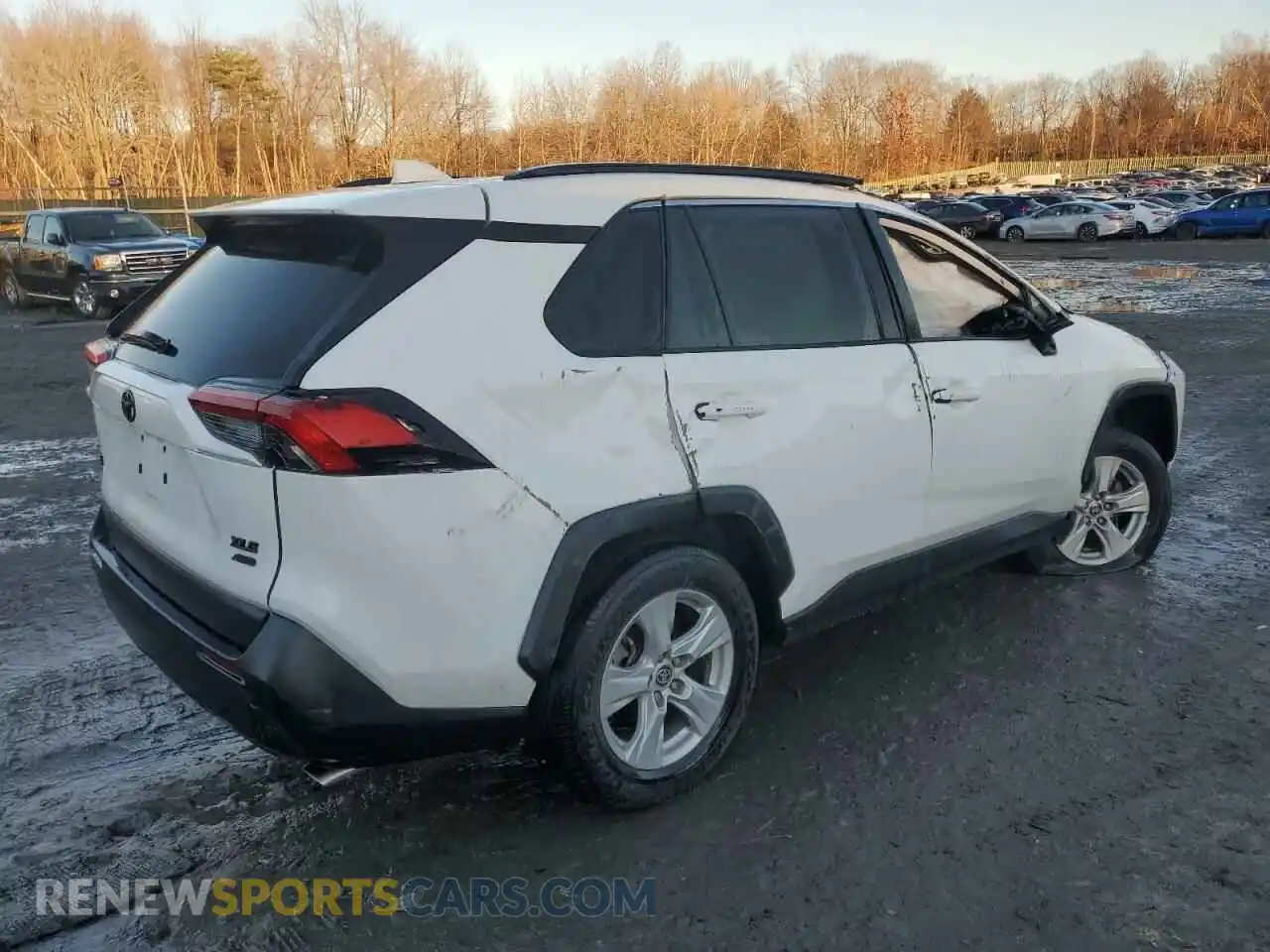 3 Photograph of a damaged car 2T3P1RFV9MC235258 TOYOTA RAV4 2021