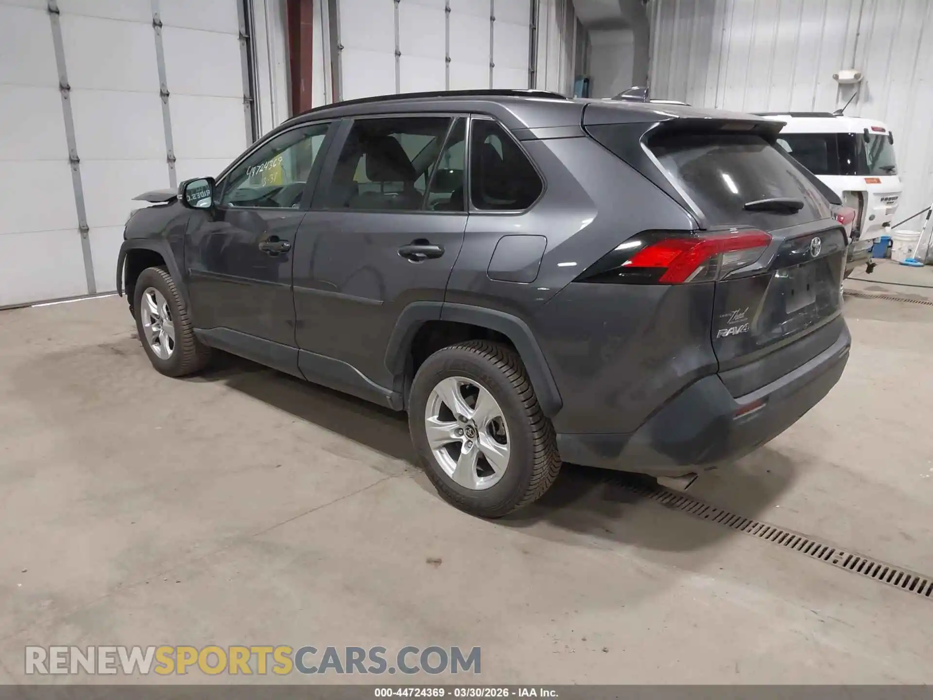 3 Photograph of a damaged car 2T3P1RFV9MC245918 TOYOTA RAV4 2021