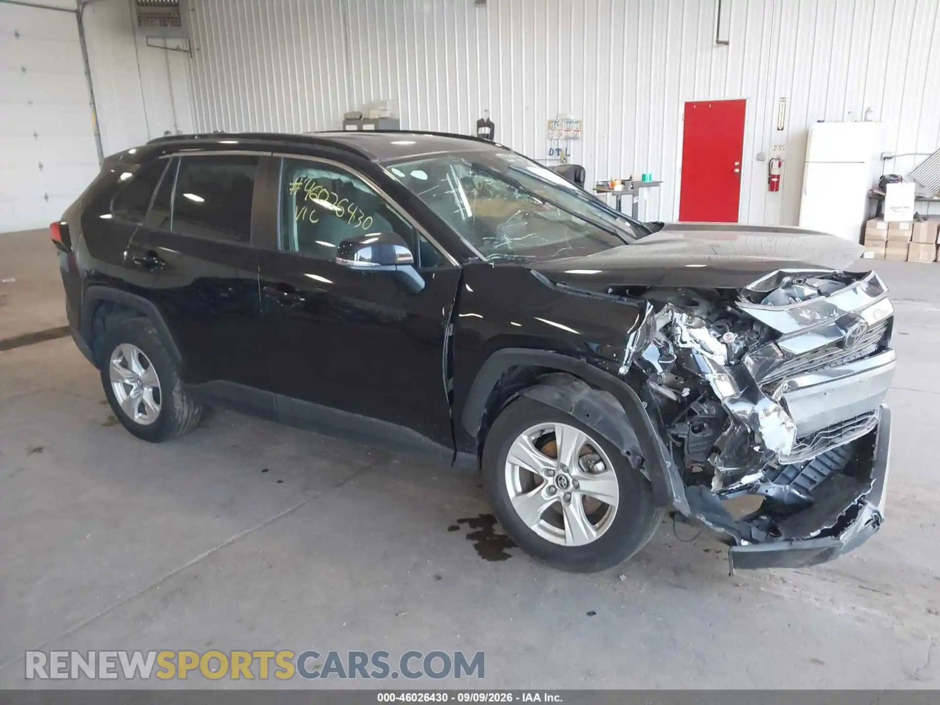 1 Photograph of a damaged car 2T3P1RFV9MW142772 TOYOTA RAV4 2021