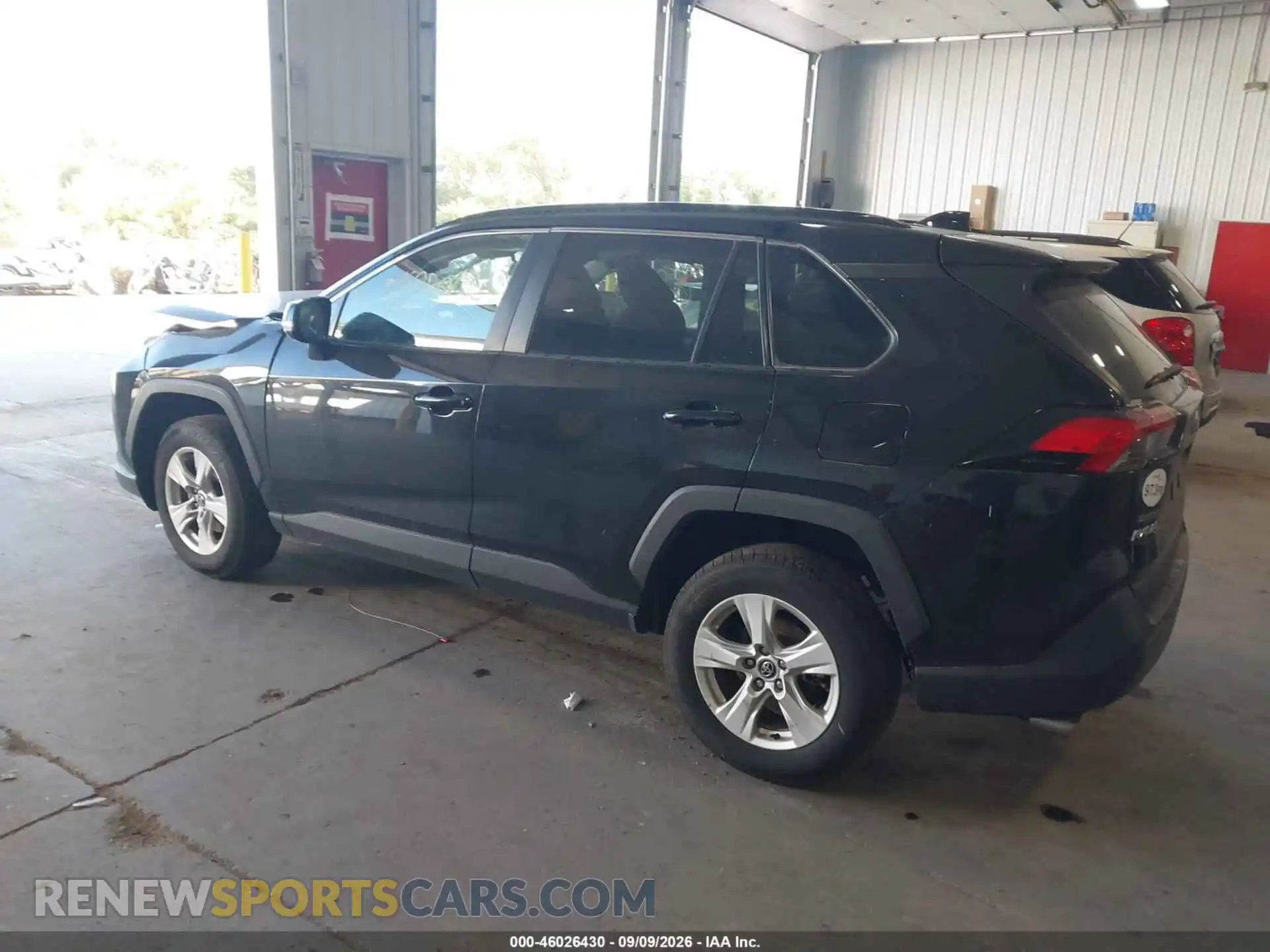 3 Photograph of a damaged car 2T3P1RFV9MW142772 TOYOTA RAV4 2021