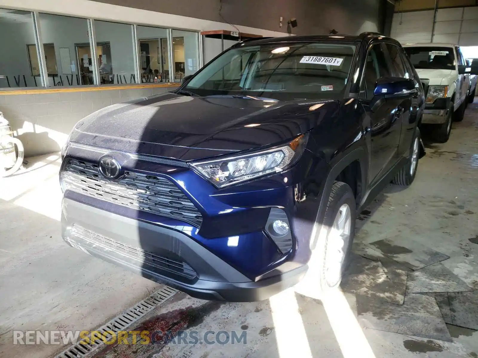 2 Photograph of a damaged car 2T3P1RFV9MW166585 TOYOTA RAV4 2021
