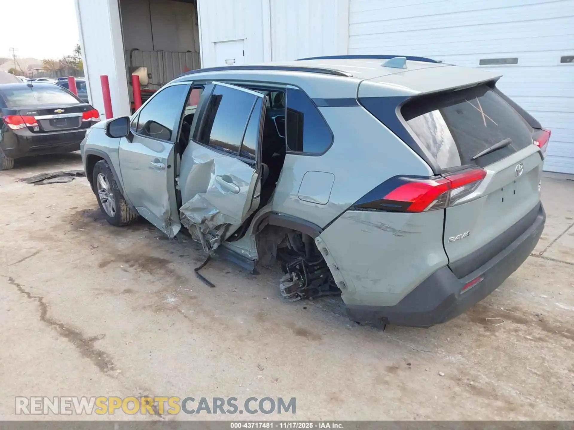 3 Photograph of a damaged car 2T3P1RFV9MW175030 TOYOTA RAV4 2021