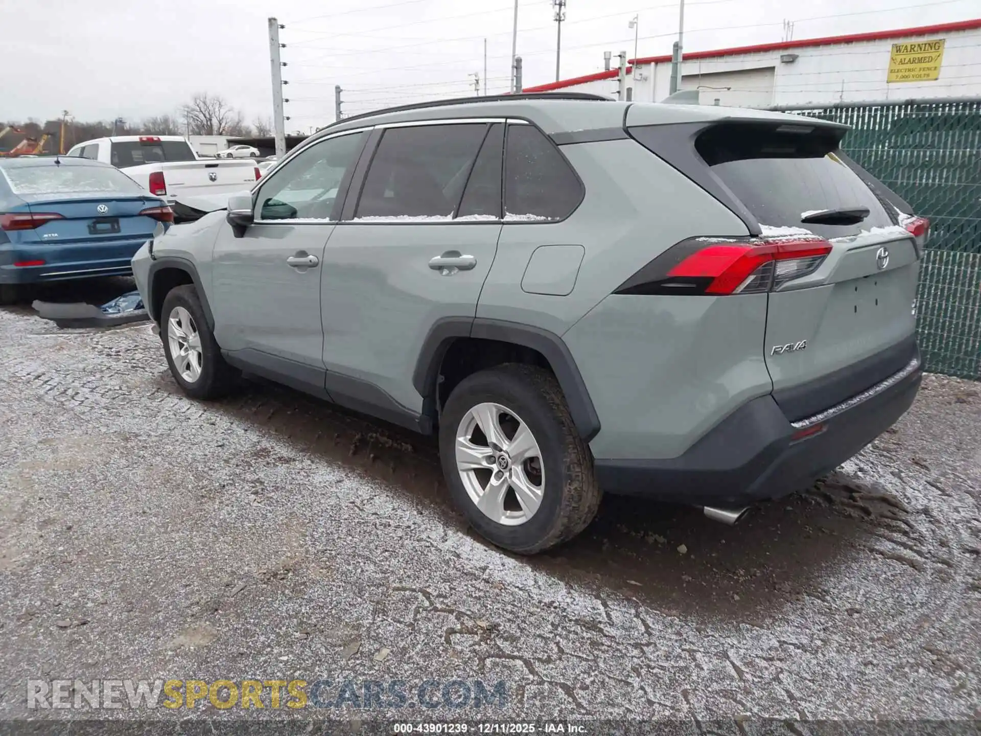 3 Photograph of a damaged car 2T3P1RFV9MW179059 TOYOTA RAV4 2021