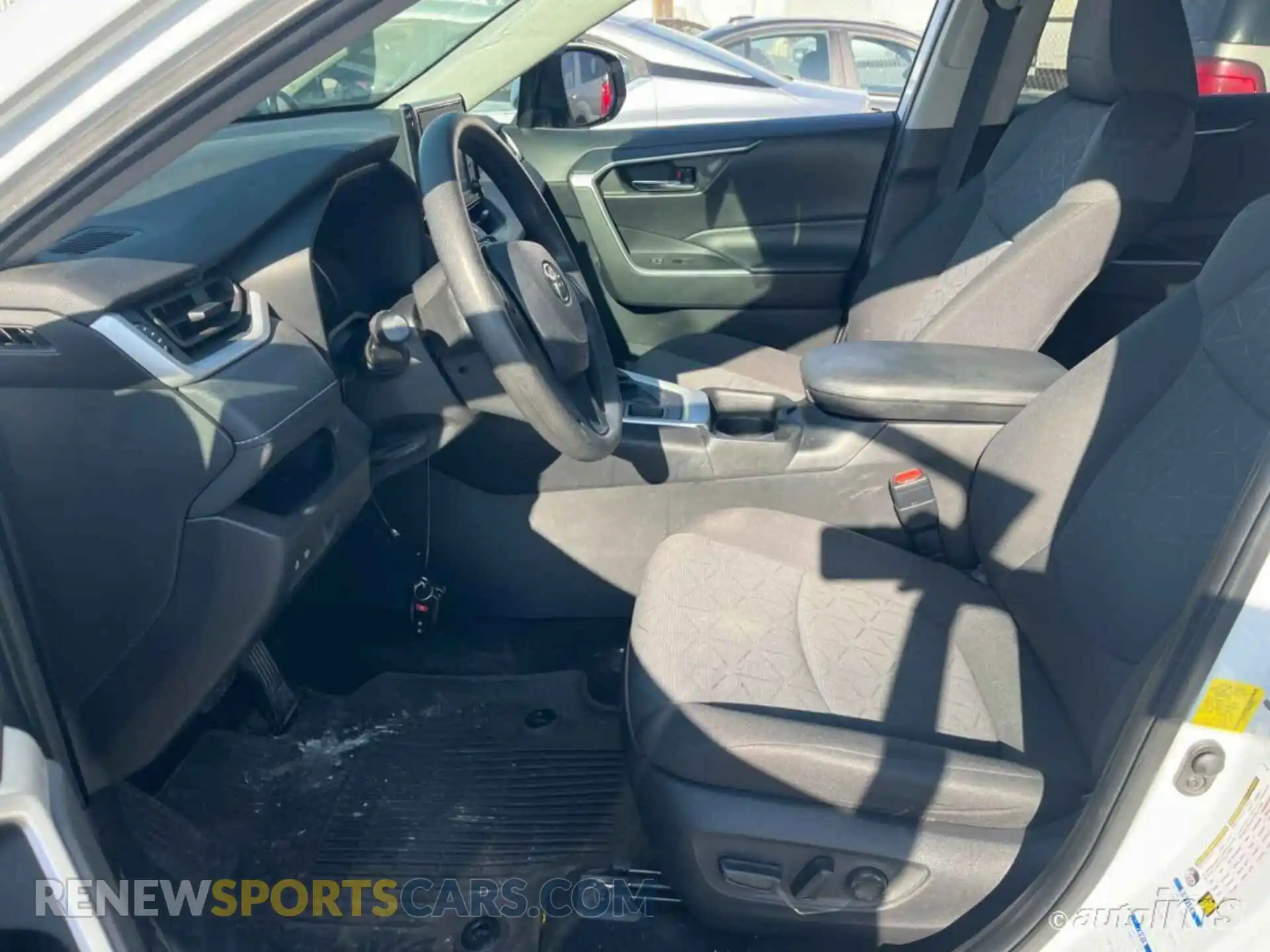 2 Photograph of a damaged car 2T3P1RFV9MW184567 TOYOTA RAV4 2021