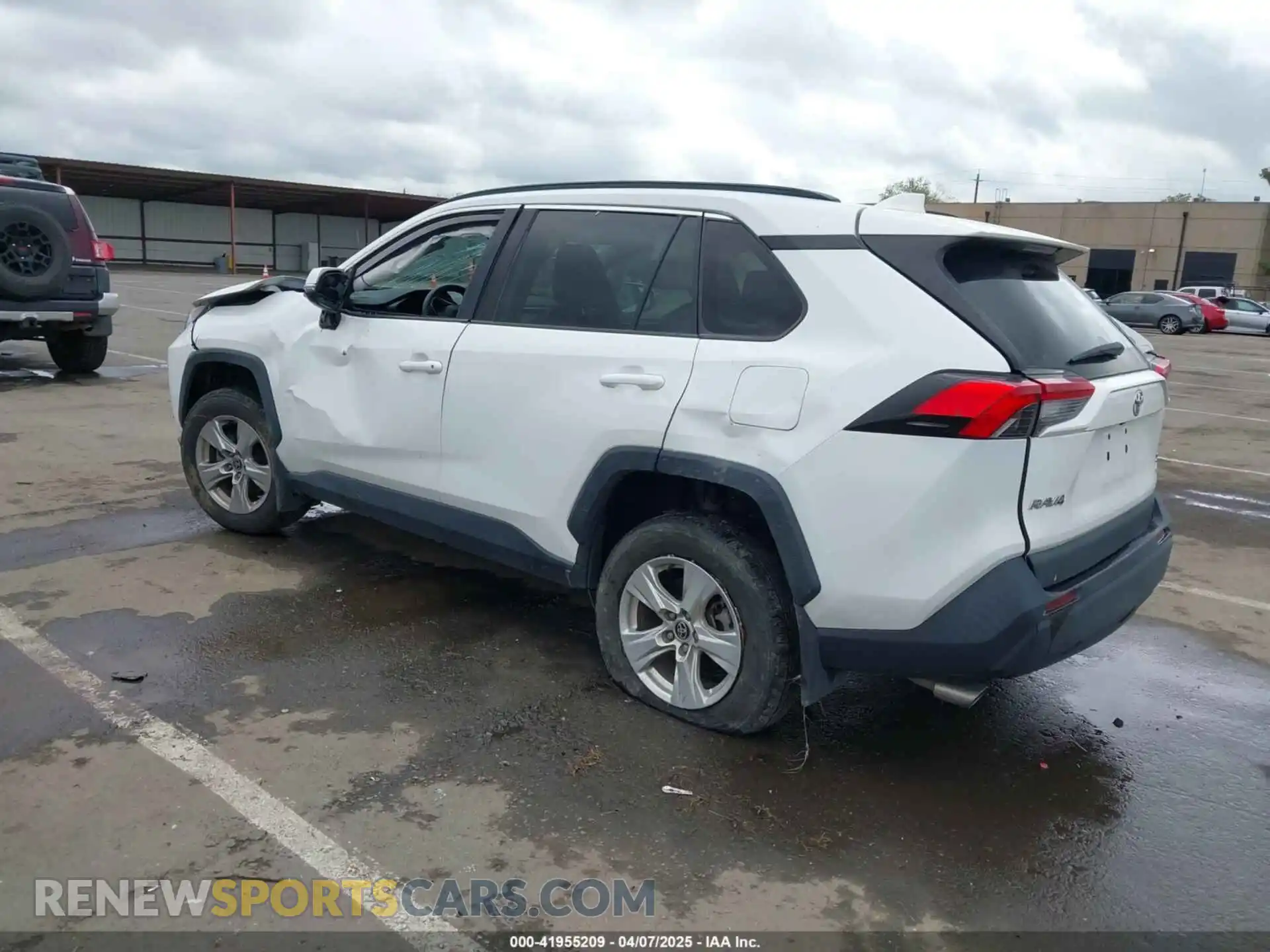 3 Photograph of a damaged car 2T3P1RFV9MW185380 TOYOTA RAV4 2021