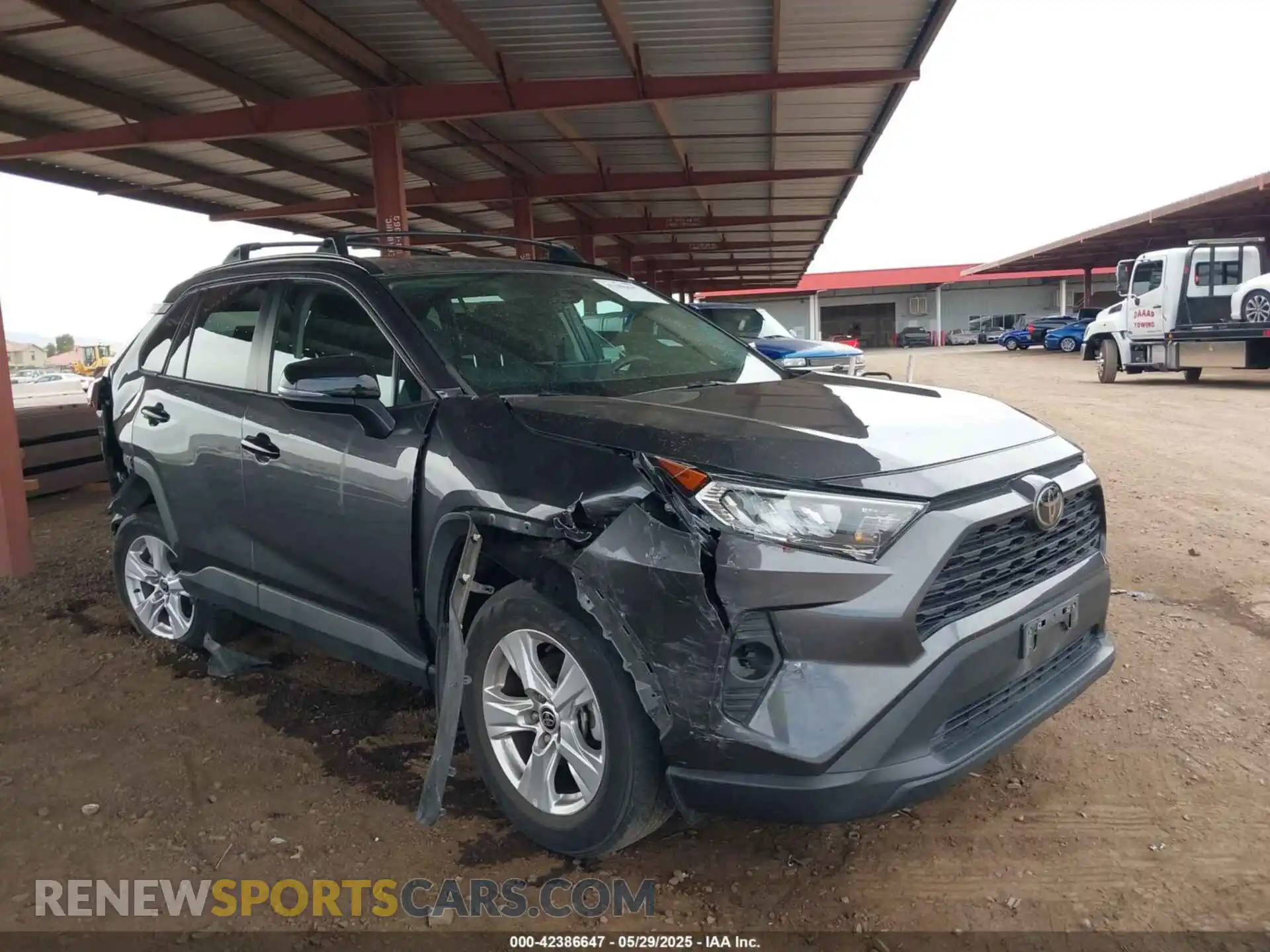 1 Photograph of a damaged car 2T3P1RFV9MW190627 TOYOTA RAV4 2021