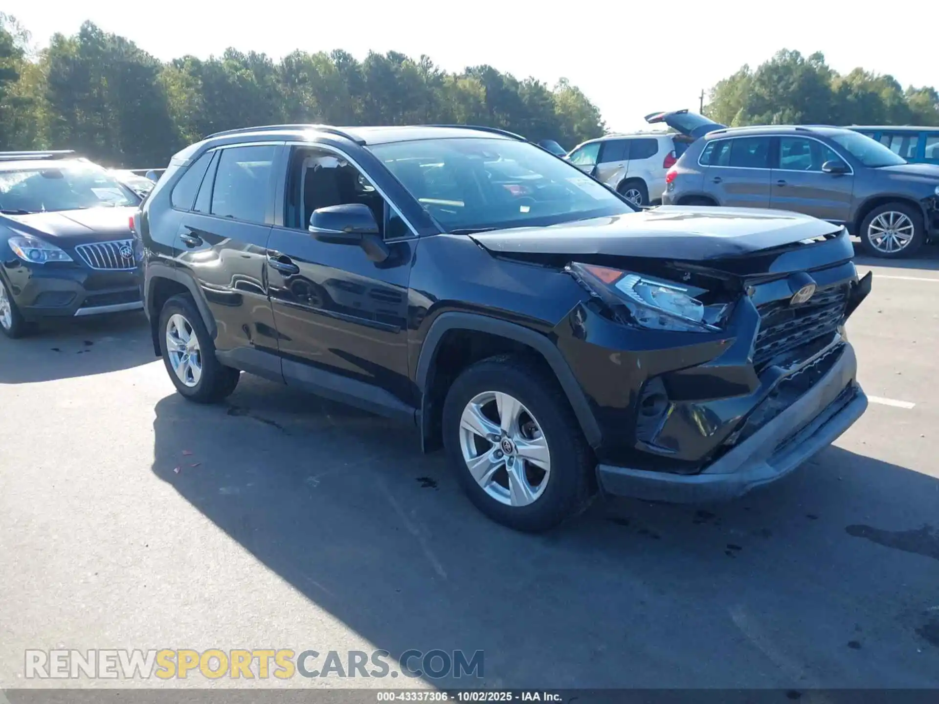 1 Photograph of a damaged car 2T3P1RFV9MW197125 TOYOTA RAV4 2021