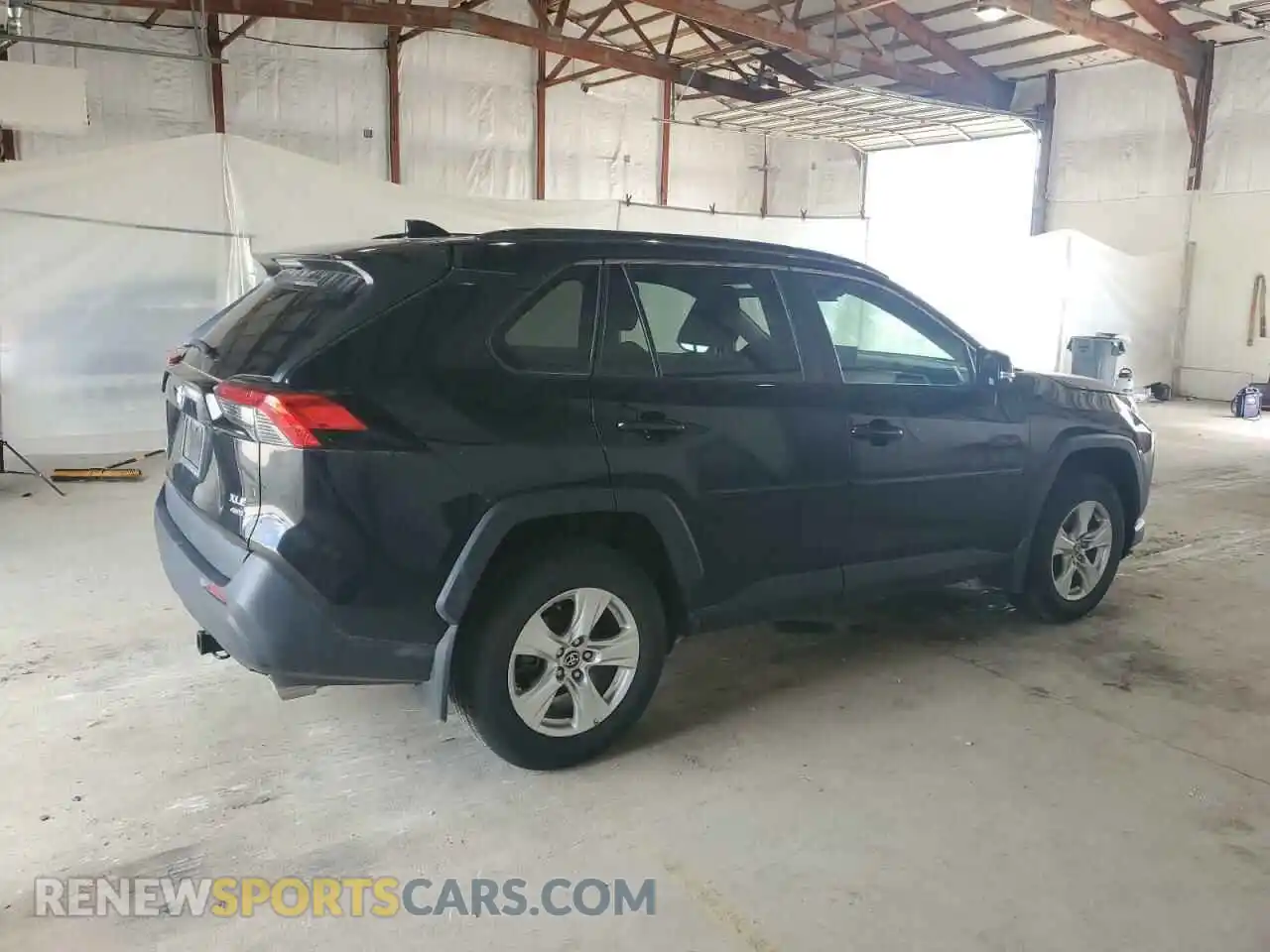 3 Photograph of a damaged car 2T3P1RFV9MW210634 TOYOTA RAV4 2021