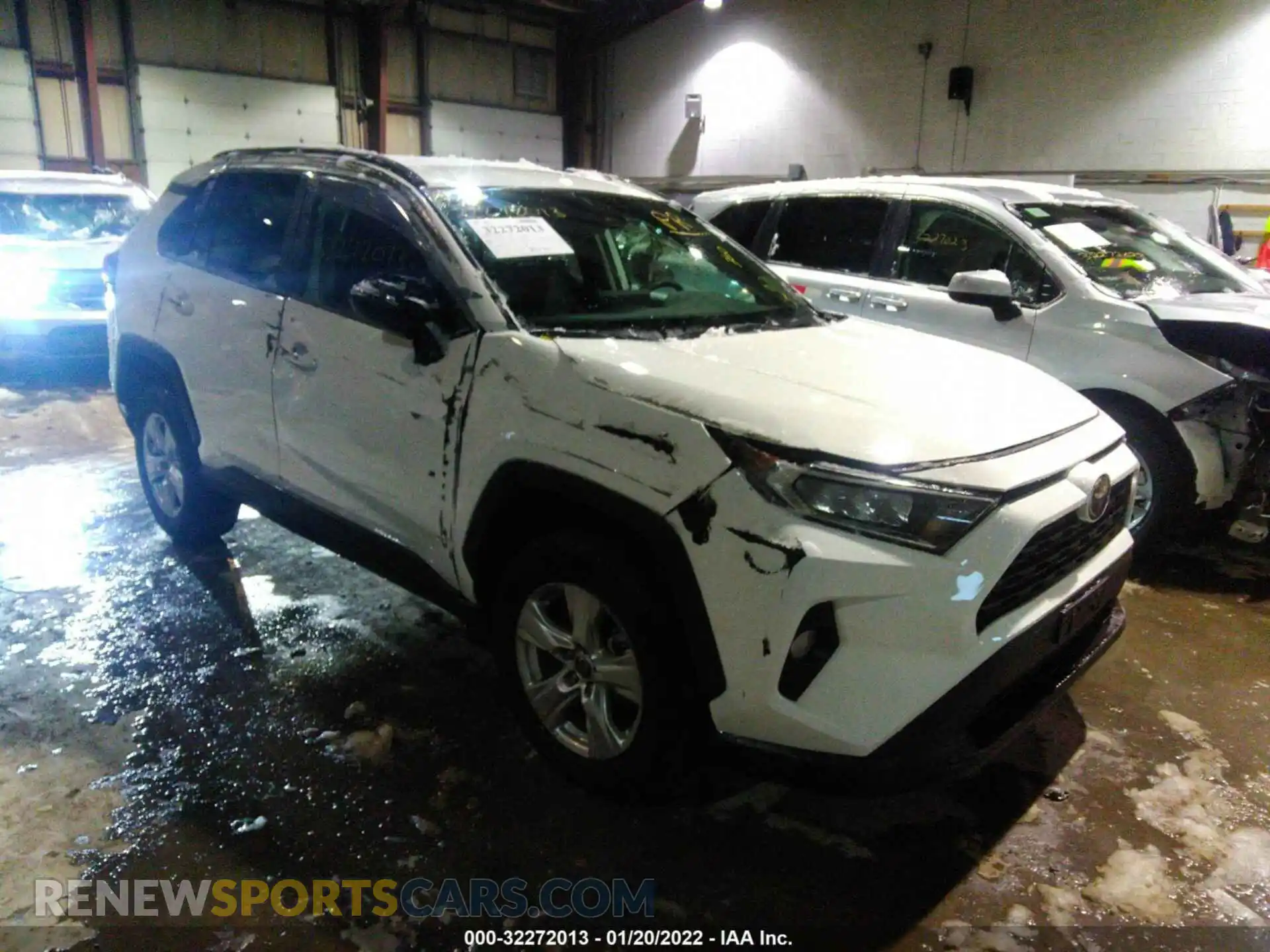 1 Photograph of a damaged car 2T3P1RFV9MW211251 TOYOTA RAV4 2021