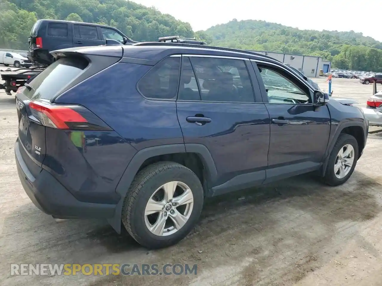 3 Photograph of a damaged car 2T3P1RFV9MW238904 TOYOTA RAV4 2021