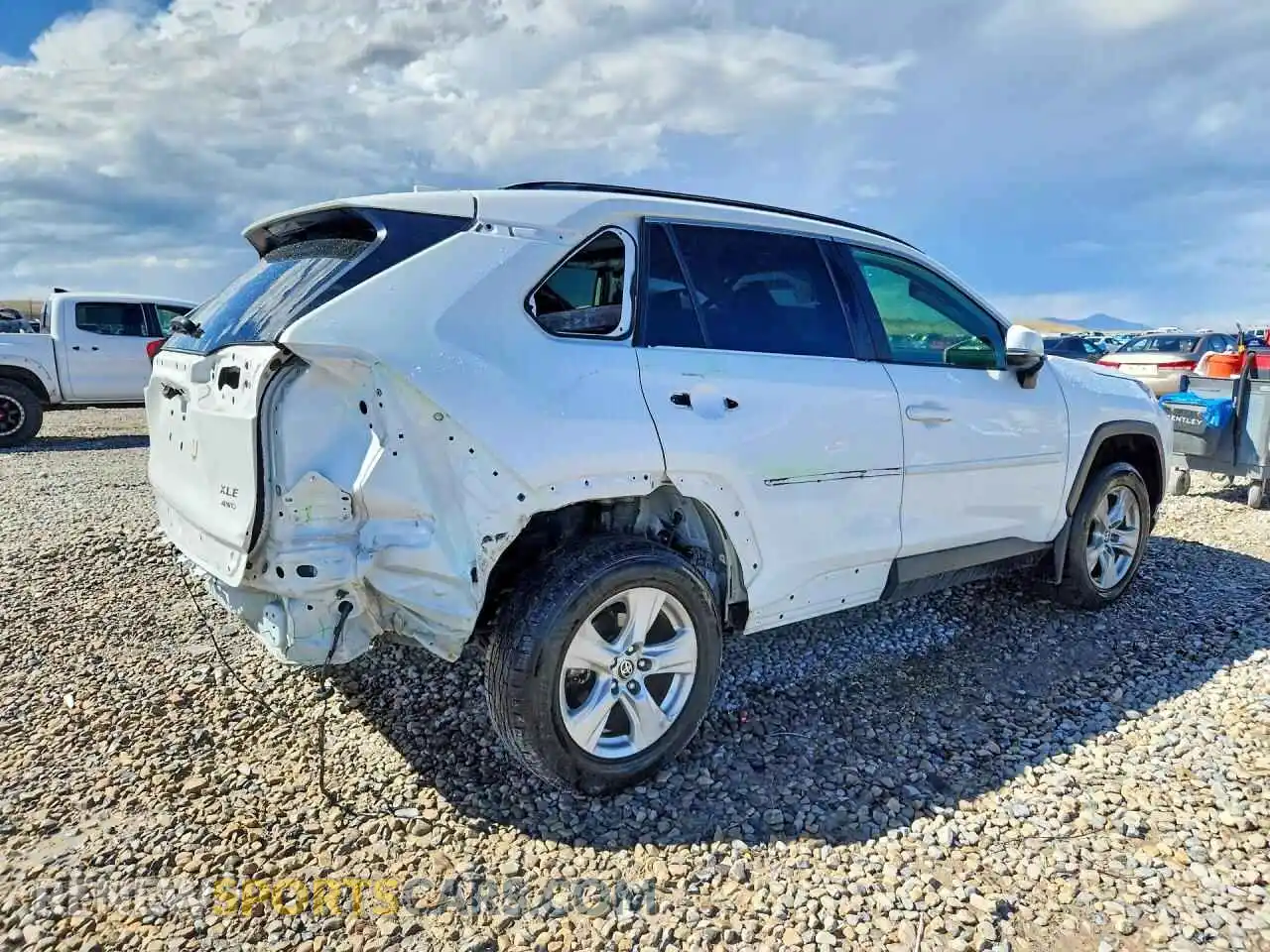 3 Photograph of a damaged car 2T3P1RFVXMC211132 TOYOTA RAV4 2021