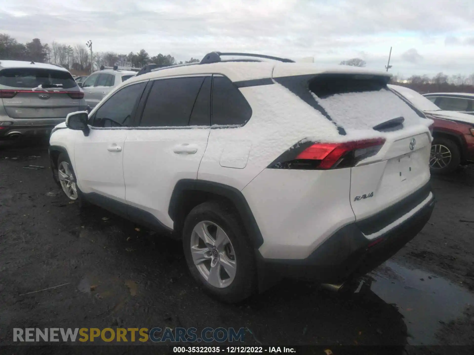 3 Photograph of a damaged car 2T3P1RFVXMC217917 TOYOTA RAV4 2021