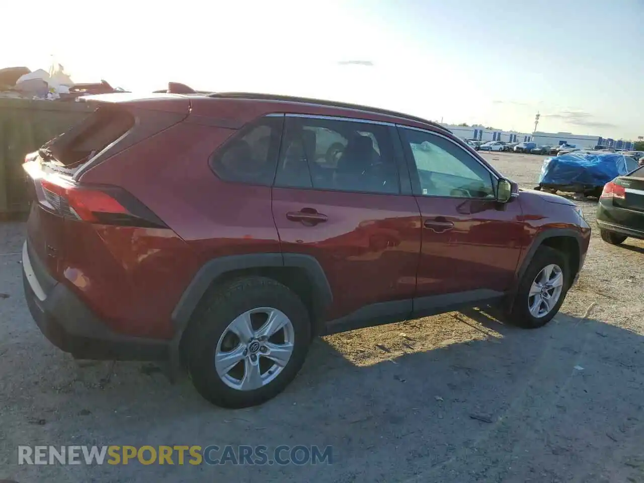 3 Photograph of a damaged car 2T3P1RFVXMW165672 TOYOTA RAV4 2021