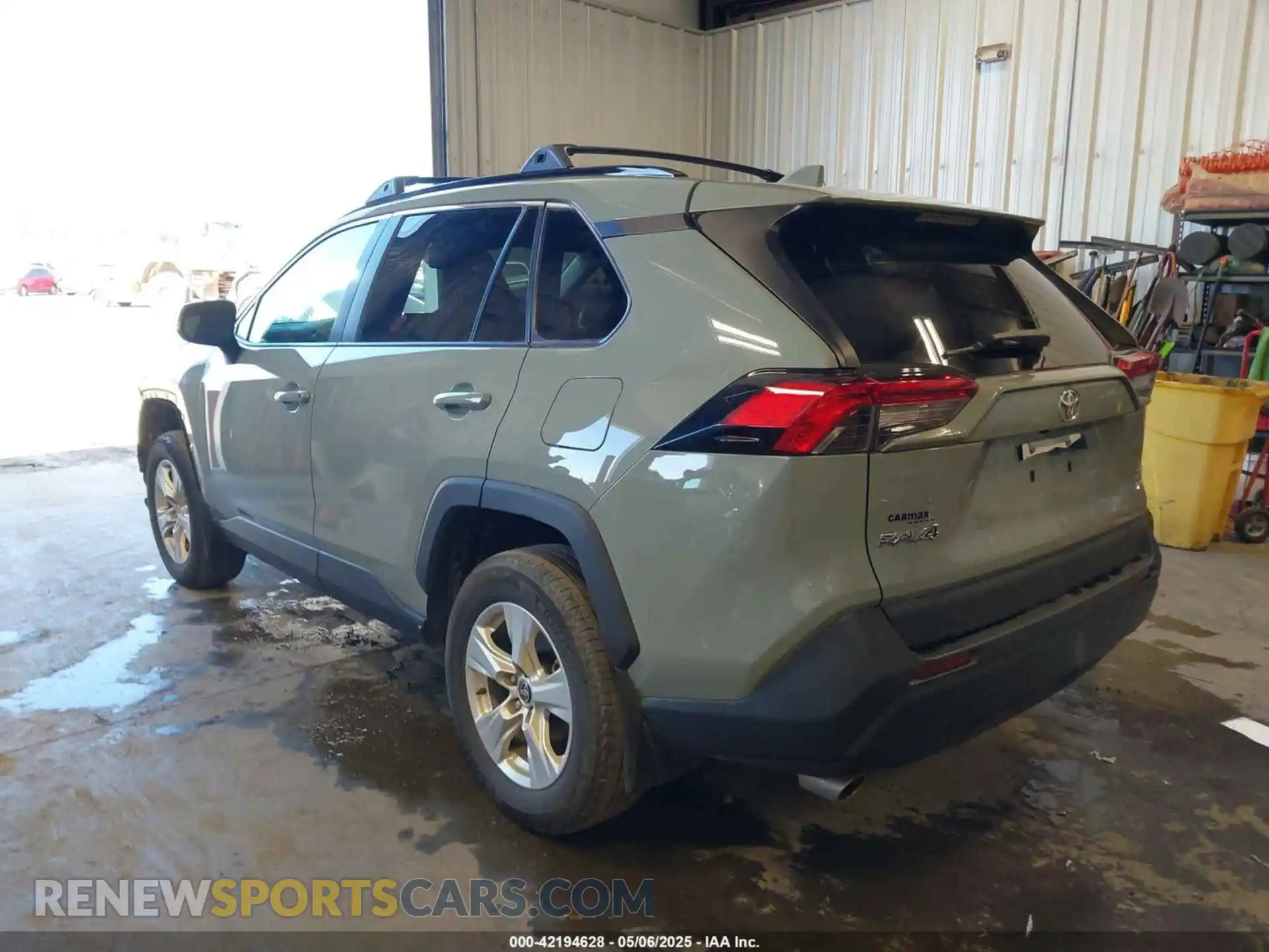 3 Photograph of a damaged car 2T3P1RFVXMW207998 TOYOTA RAV4 2021