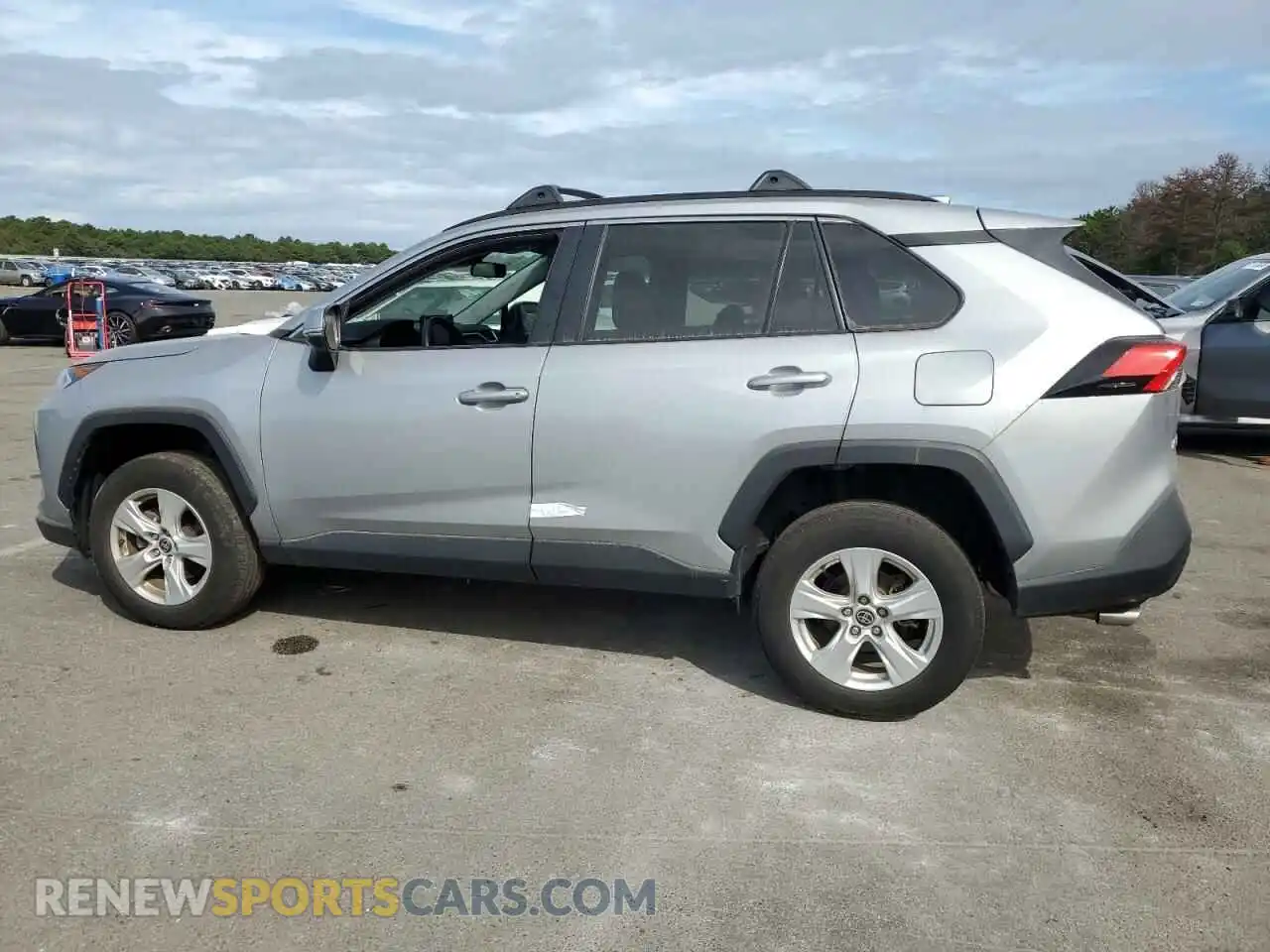 2 Photograph of a damaged car 2T3P1RFVXMW241522 TOYOTA RAV4 2021