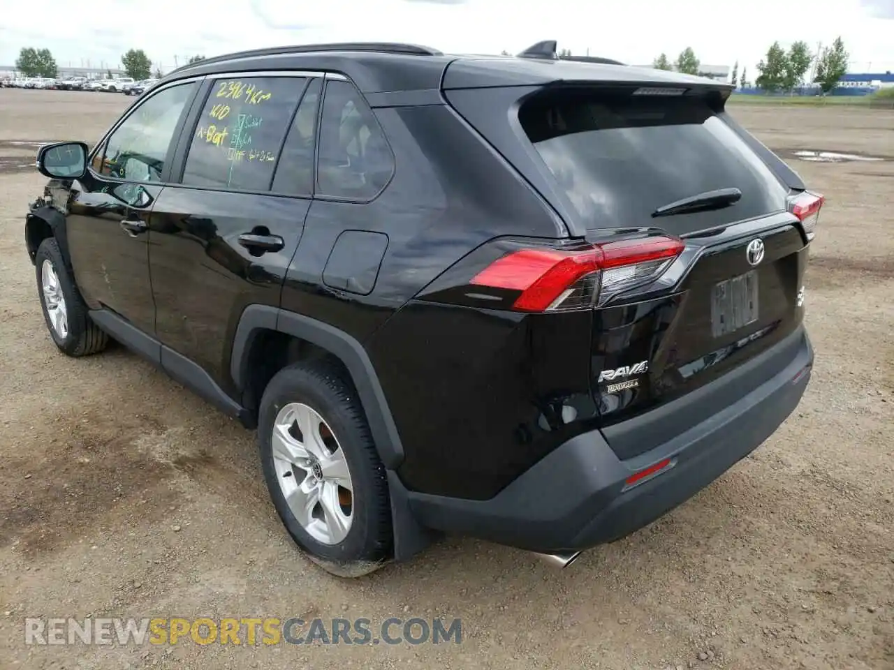 3 Photograph of a damaged car 2T3R1RFV3MC229075 TOYOTA RAV4 2021