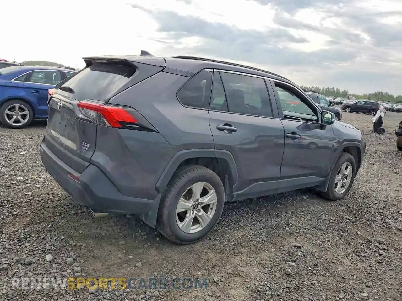 3 Photograph of a damaged car 2T3R1RFV5MC254849 TOYOTA RAV4 2021