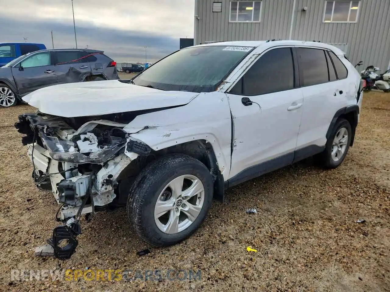1 Photograph of a damaged car 2T3R1RFV7MW245164 TOYOTA RAV4 2021