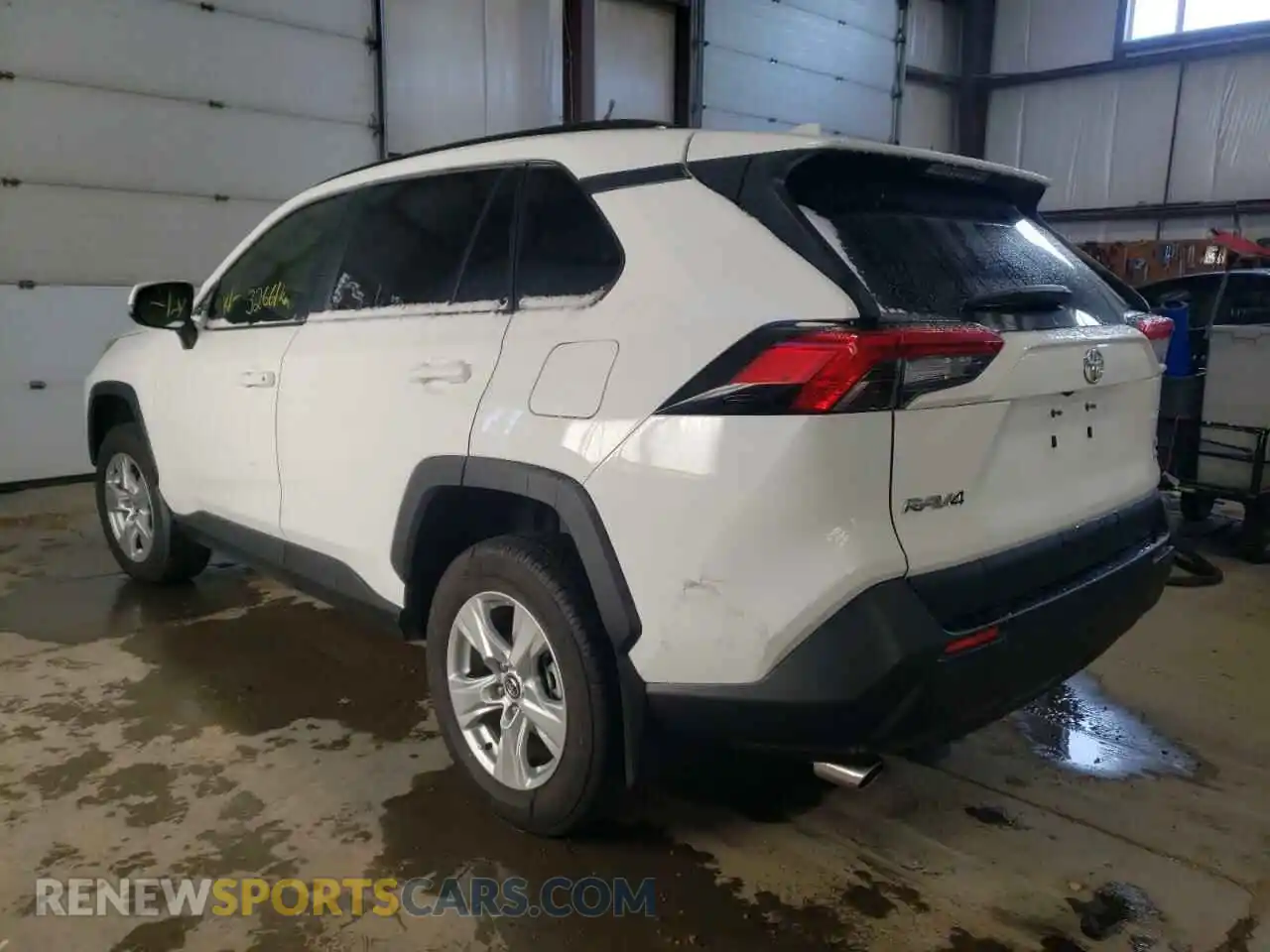 3 Photograph of a damaged car 2T3R1RFV9MW144286 TOYOTA RAV4 2021