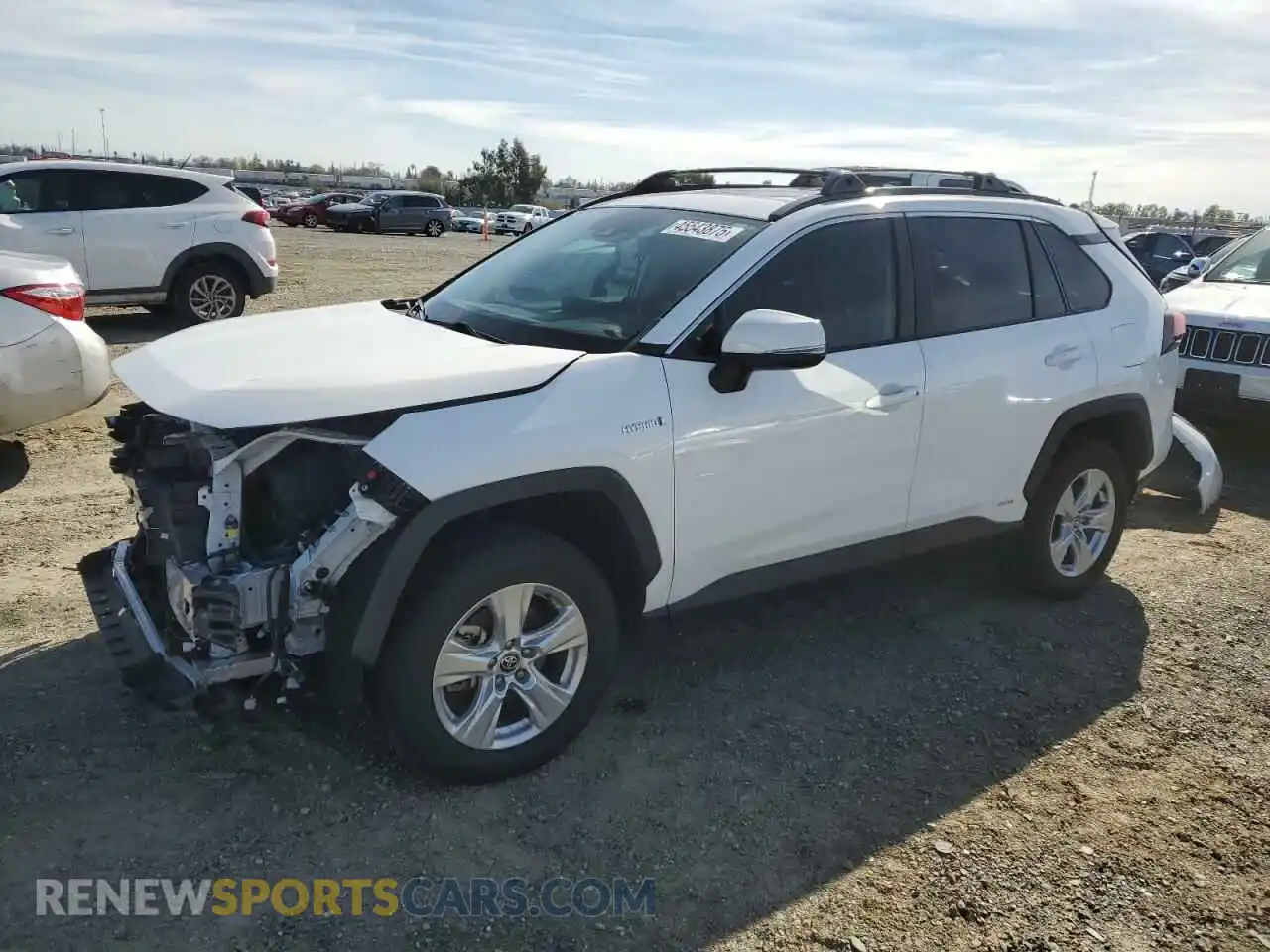 1 Photograph of a damaged car 2T3R6RFV3MW013498 TOYOTA RAV4 2021
