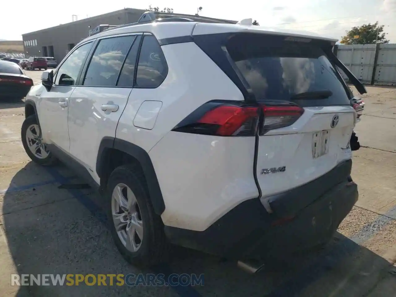 3 Photograph of a damaged car 2T3R6RFV4MW007757 TOYOTA RAV4 2021