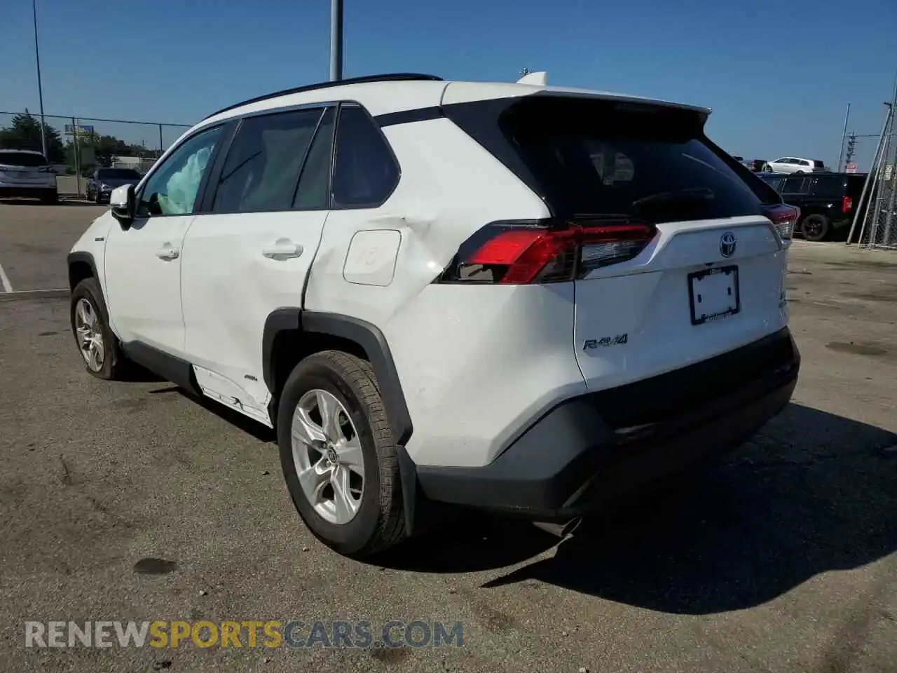 3 Photograph of a damaged car 2T3RWRFV0MW115664 TOYOTA RAV4 2021
