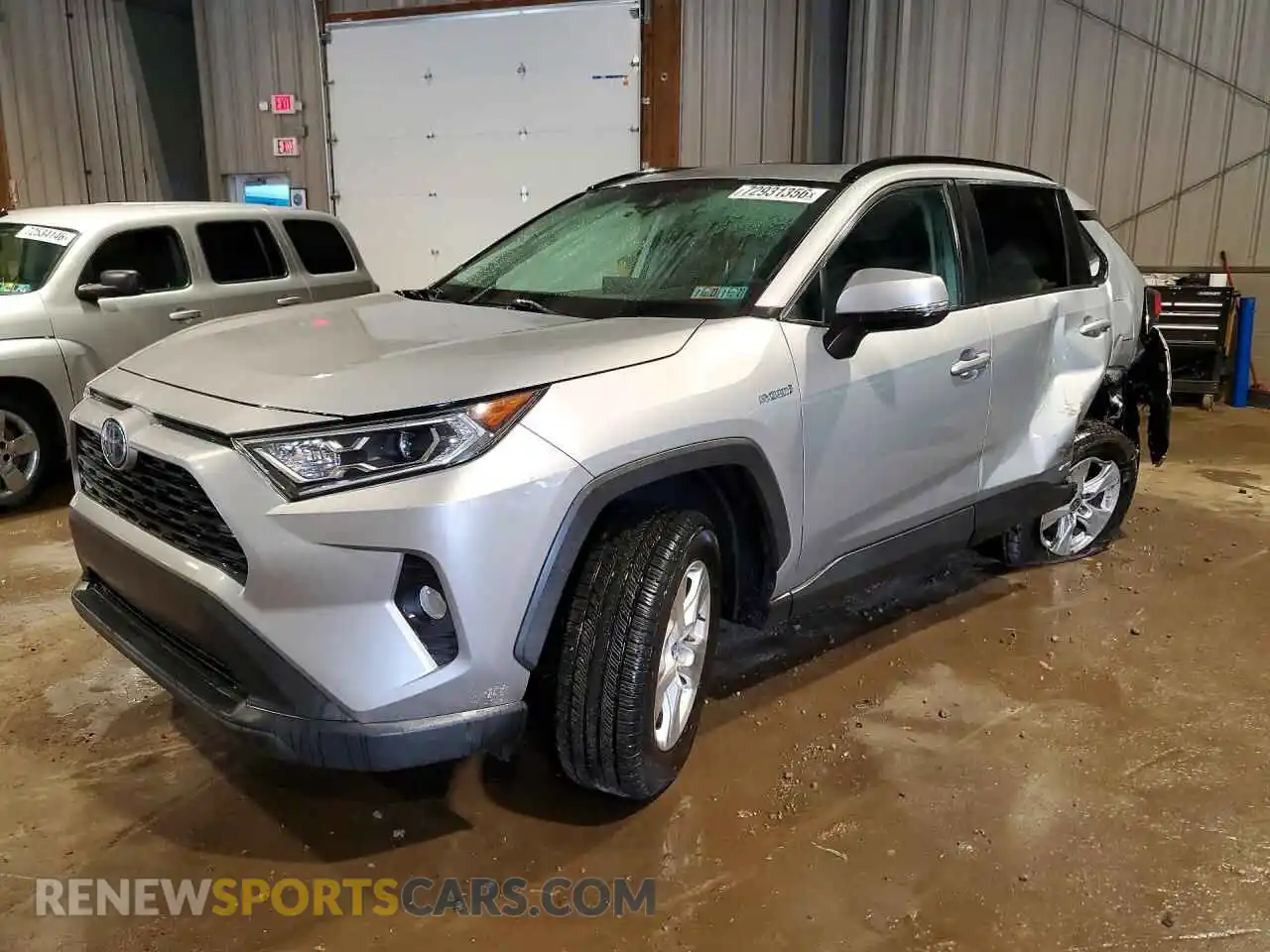 1 Photograph of a damaged car 2T3RWRFV0MW122372 TOYOTA RAV4 2021