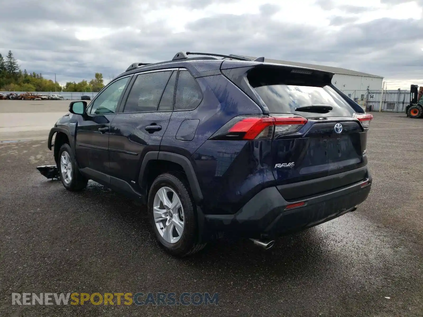 3 Photograph of a damaged car 2T3RWRFV1MW109940 TOYOTA RAV4 2021