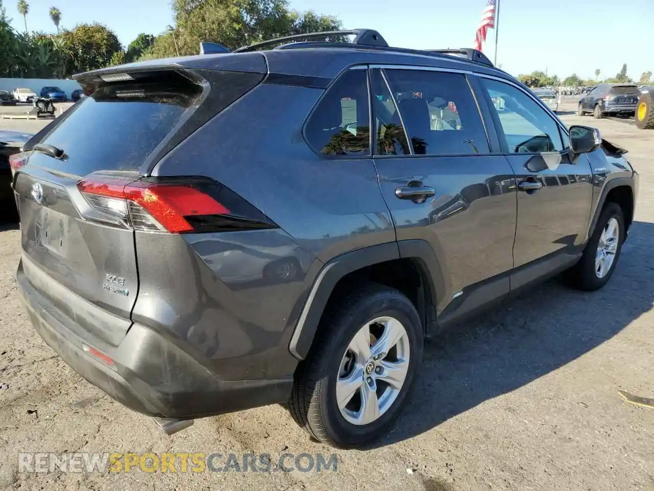 3 Photograph of a damaged car 2T3RWRFV1MW111218 TOYOTA RAV4 2021