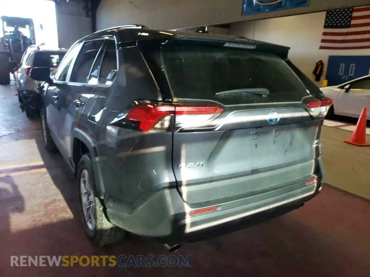3 Фотография поврежденного автомобиля 2T3RWRFV2MW110336 TOYOTA RAV4 2021