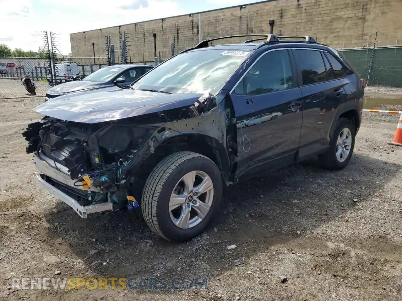 1 Photograph of a damaged car 2T3RWRFV2MW117433 TOYOTA RAV4 2021