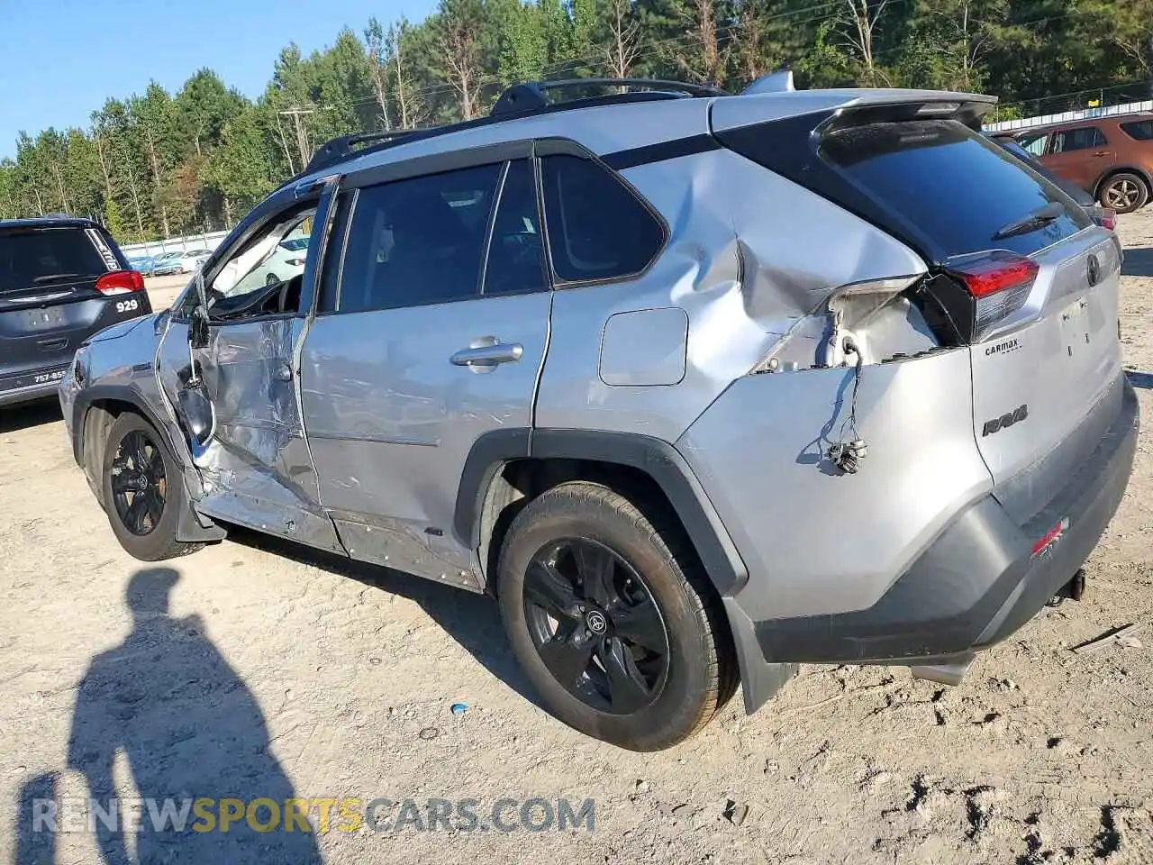 2 fotografías del automóvil dañado 2T3RWRFV2MW128190 TOYOTA RAV4 2021