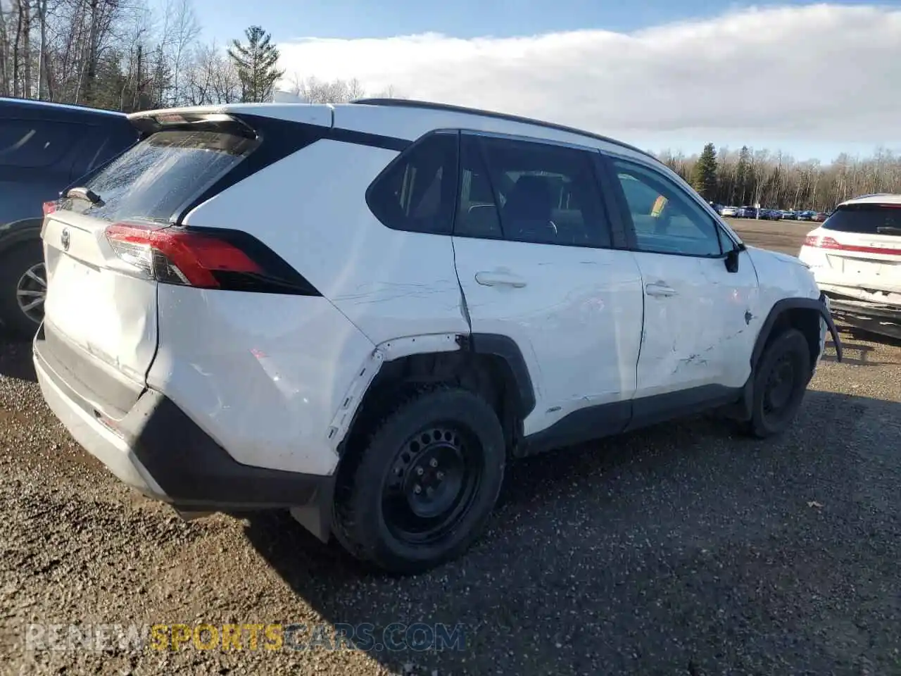 3 Photograph of a damaged car 2T3RWRFV4MW113433 TOYOTA RAV4 2021