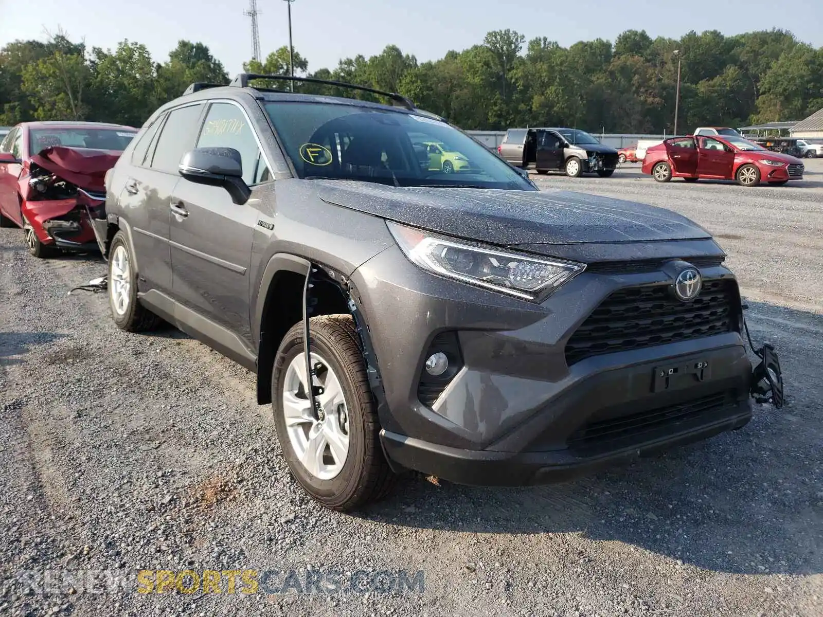 1 Photograph of a damaged car 2T3RWRFV5MW118740 TOYOTA RAV4 2021