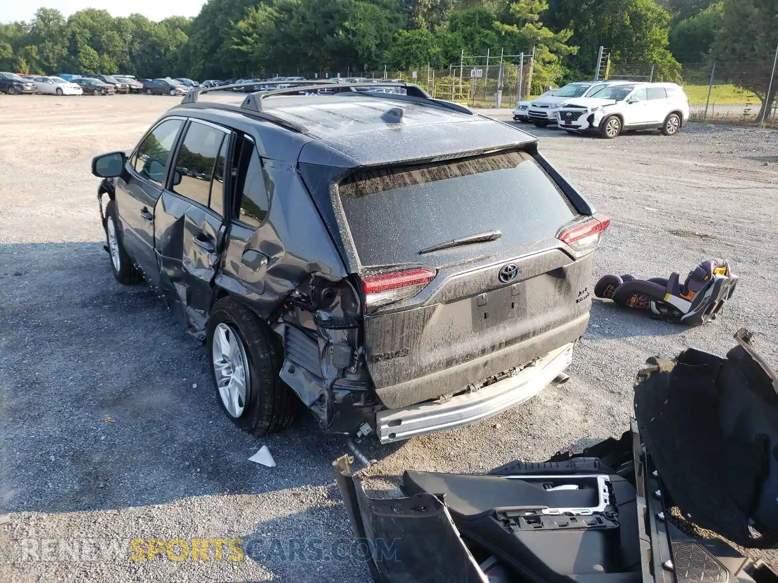 3 Photograph of a damaged car 2T3RWRFV5MW118740 TOYOTA RAV4 2021