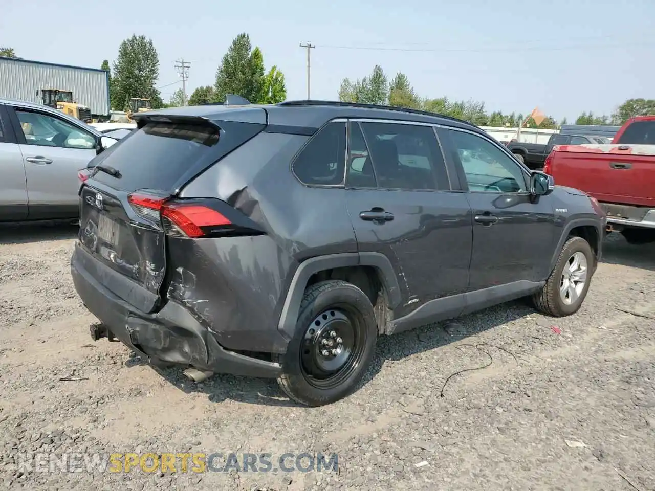 3 Photograph of a damaged car 2T3RWRFV7MW108095 TOYOTA RAV4 2021