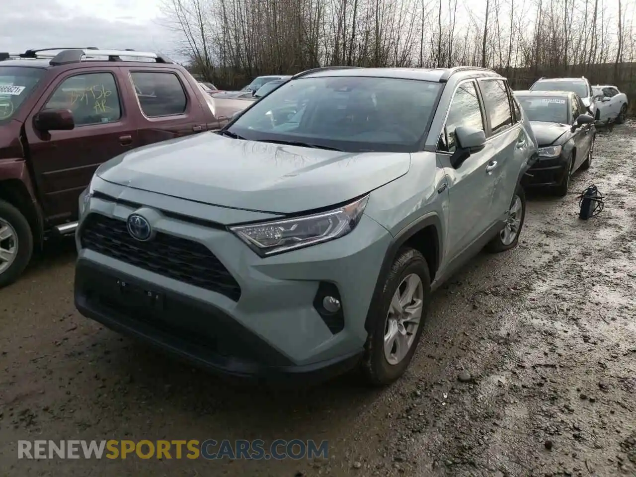 2 Photograph of a damaged car 2T3RWRFV8MW111345 TOYOTA RAV4 2021