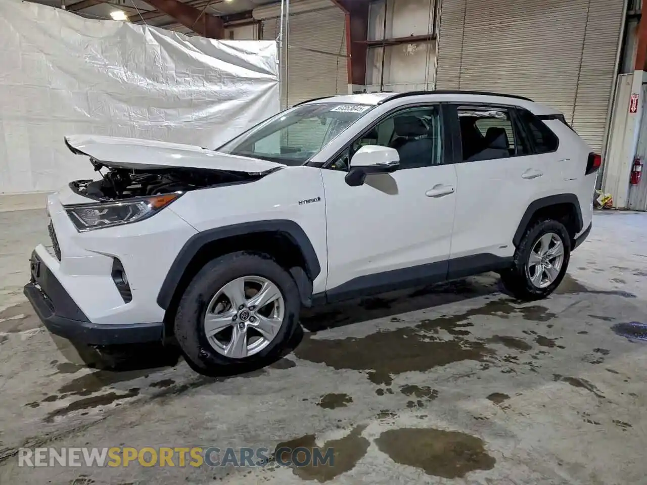 1 Photograph of a damaged car 2T3RWRFV8MW117338 TOYOTA RAV4 2021