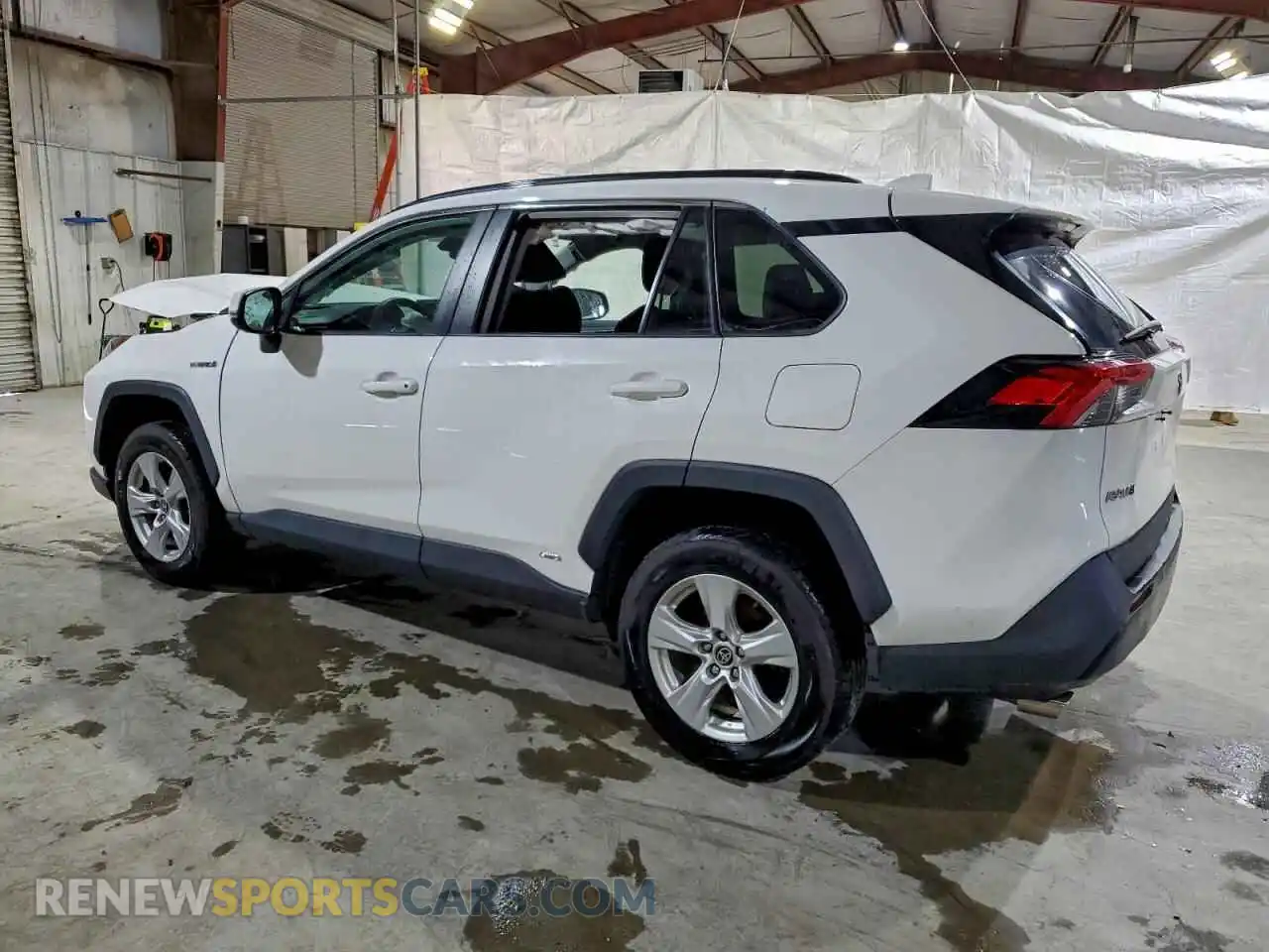 2 Photograph of a damaged car 2T3RWRFV8MW117338 TOYOTA RAV4 2021