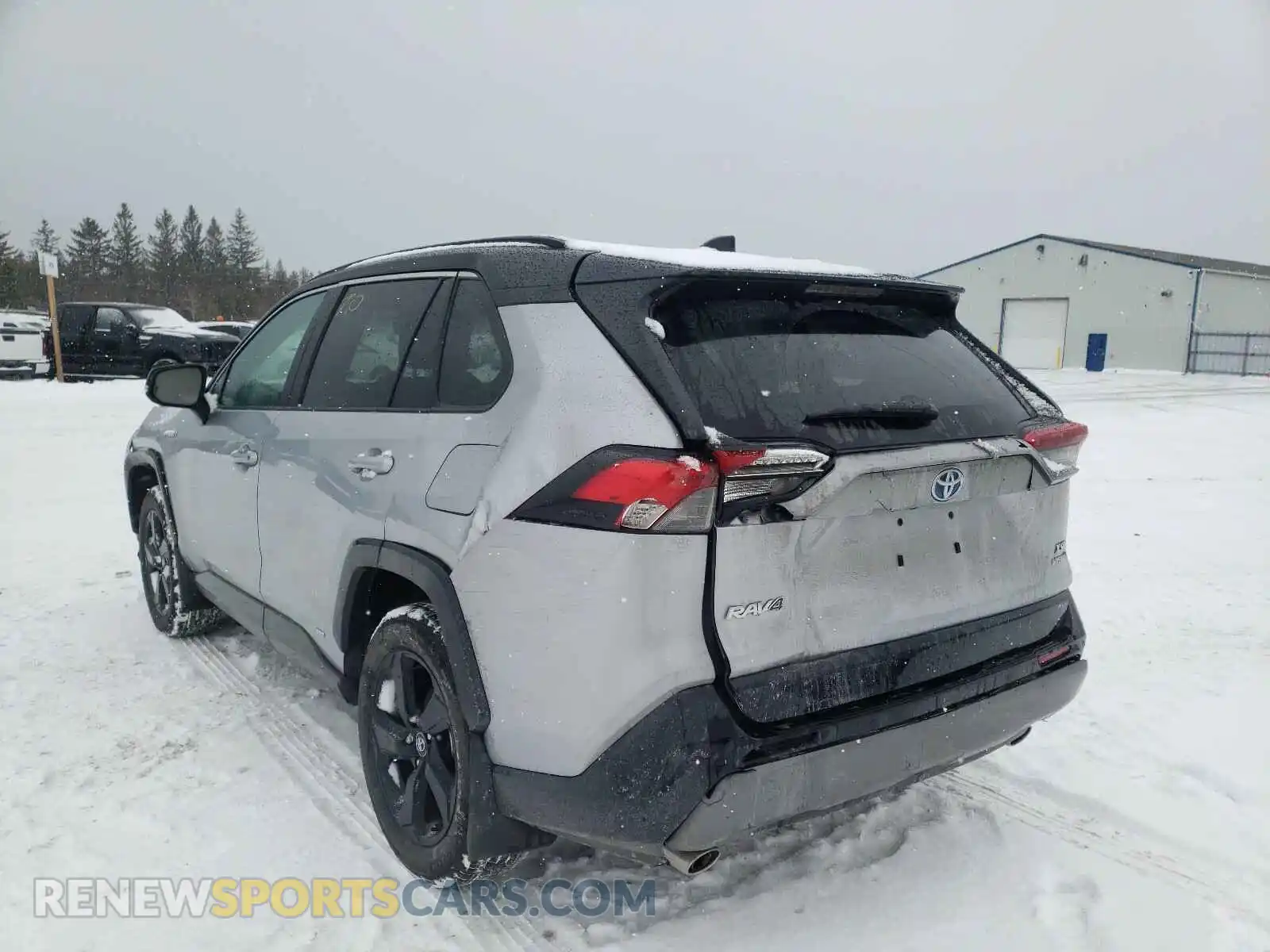 3 Photograph of a damaged car 2T3RWRFV9MW103982 TOYOTA RAV4 2021