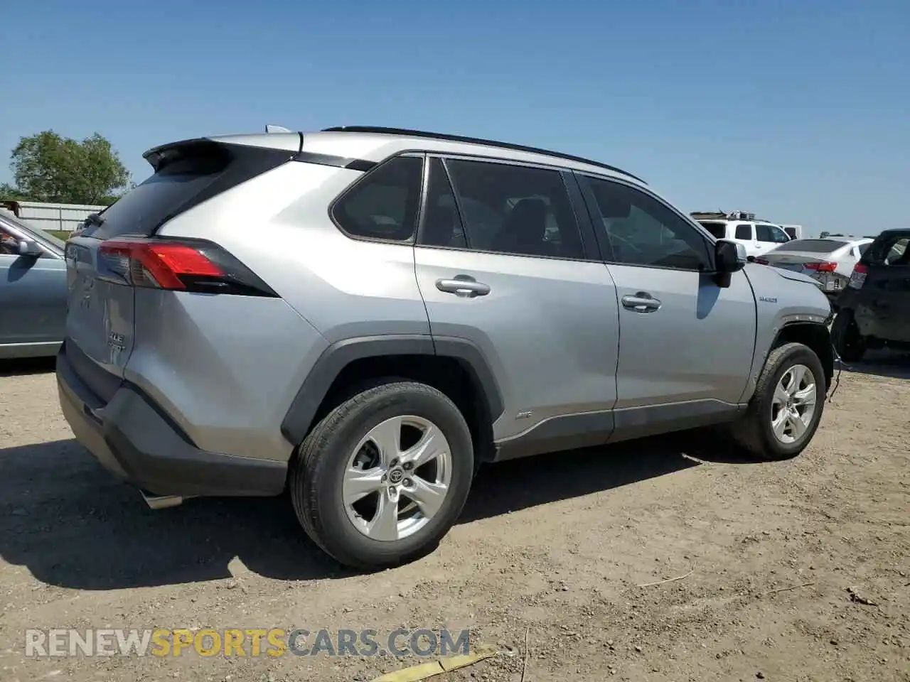 3 Photograph of a damaged car 2T3RWRFV9MW113380 TOYOTA RAV4 2021