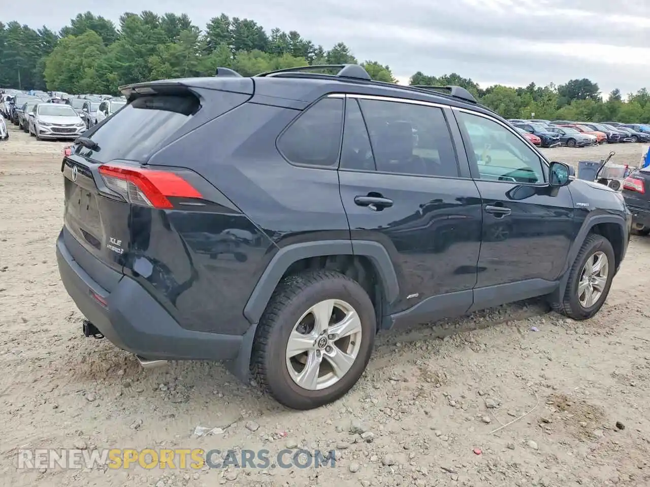 3 Photograph of a damaged car 2T3RWRFV9MW113900 TOYOTA RAV4 2021