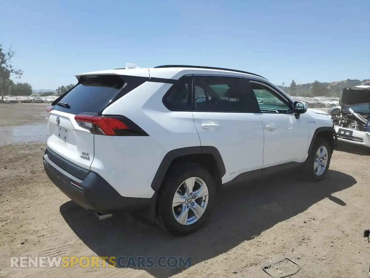 3 Photograph of a damaged car 2T3RWRFV9MW120068 TOYOTA RAV4 2021