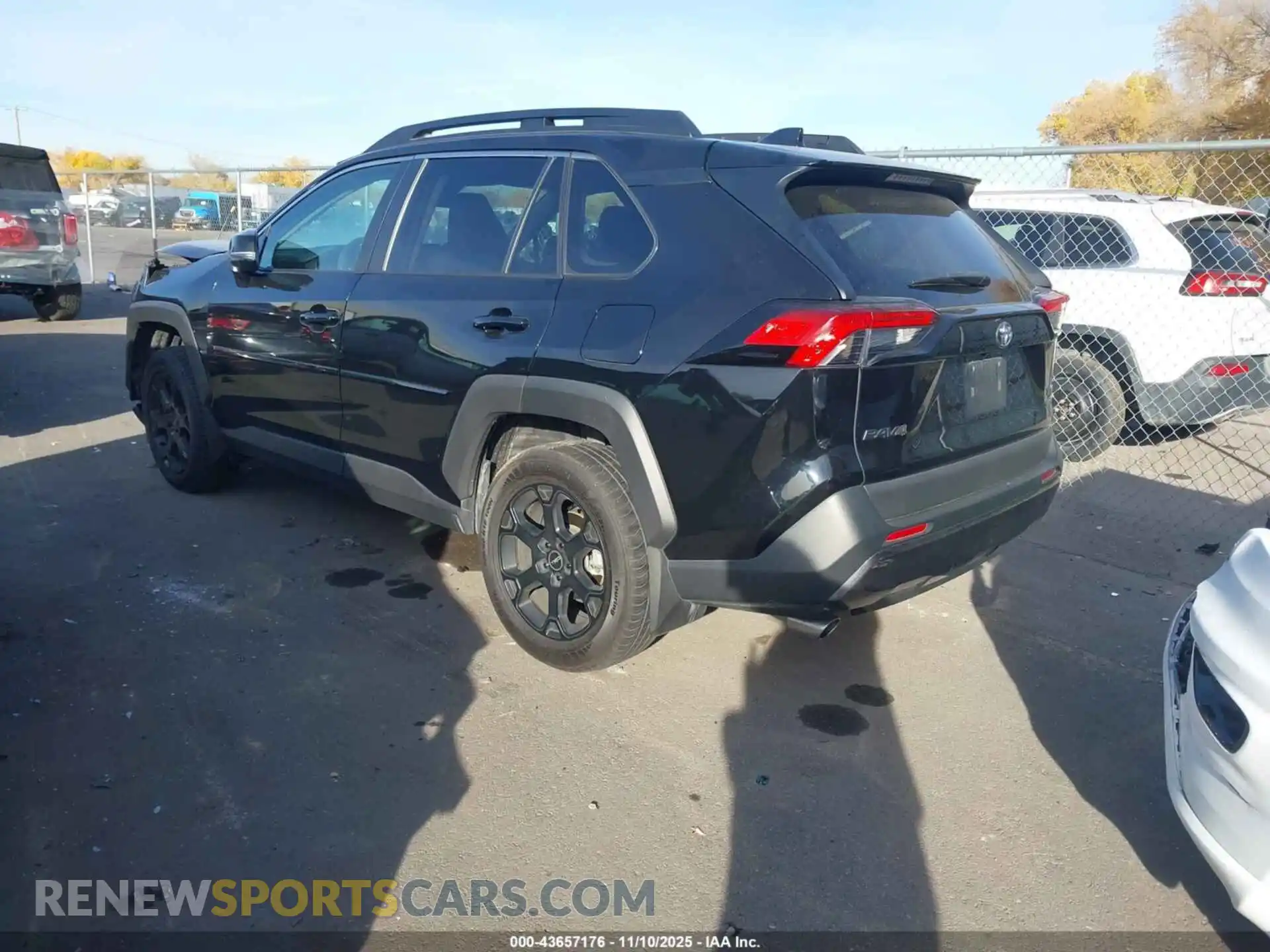 3 Photograph of a damaged car 2T3S1RFV3MW158153 TOYOTA RAV4 2021