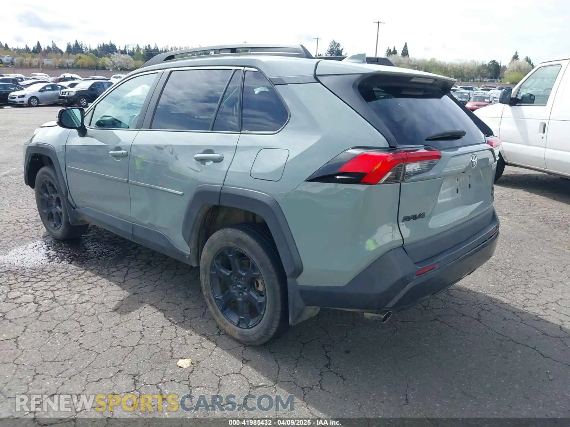 3 Photograph of a damaged car 2T3S1RFV4MW170974 TOYOTA RAV4 2021