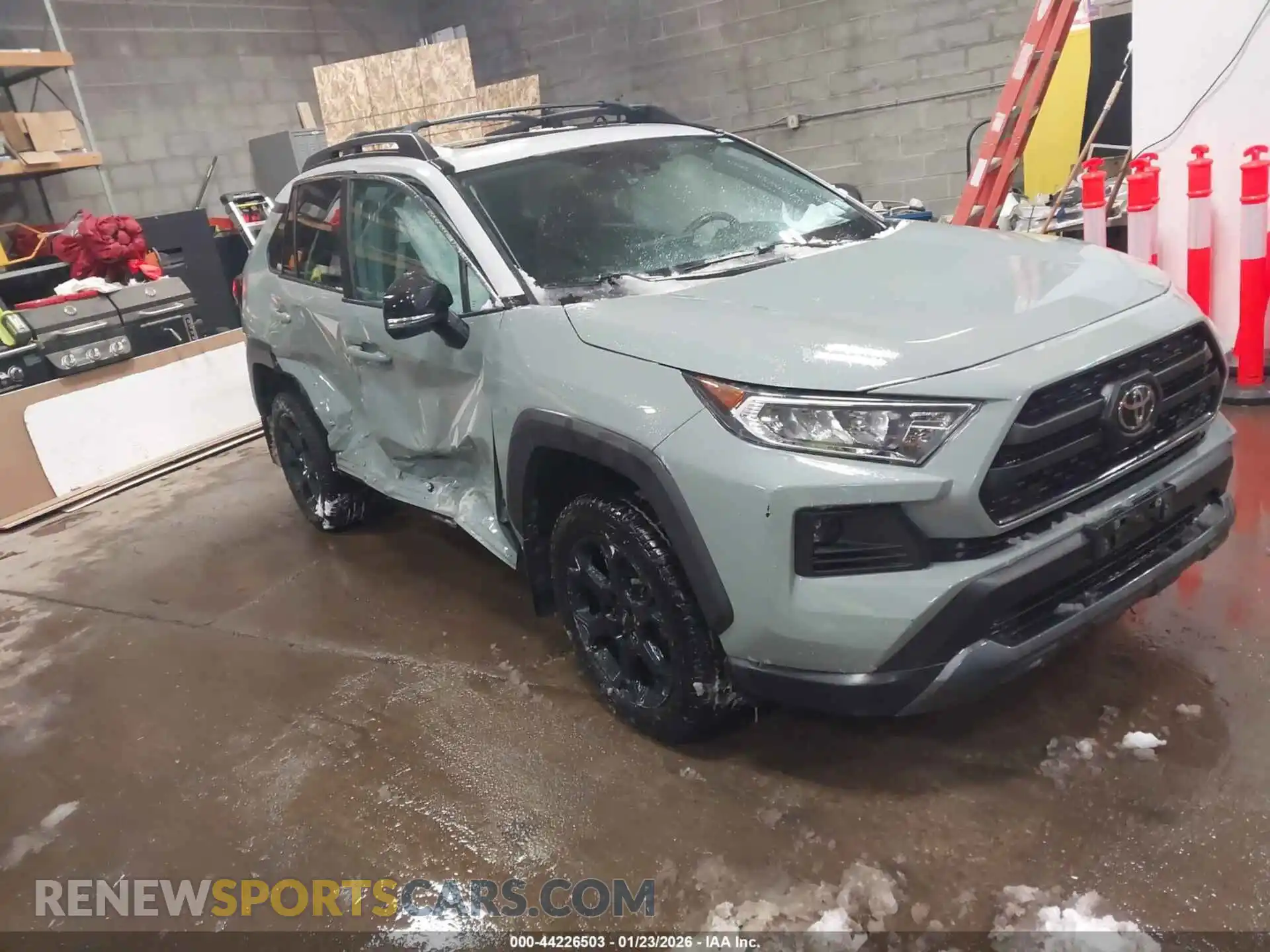 1 Photograph of a damaged car 2T3S1RFV5MW228428 TOYOTA RAV4 2021